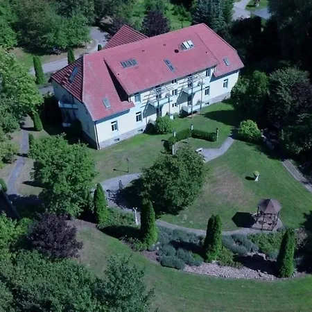 Landgräfin Im Herrenhaus Carolinenhof - Ruhe - Yoga Im Park Apartment