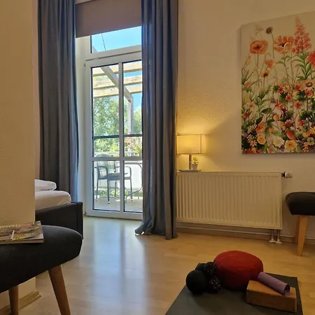 Landgräfin Im Herrenhaus Carolinenhof - Ruhe - Yoga Im Park Apartment