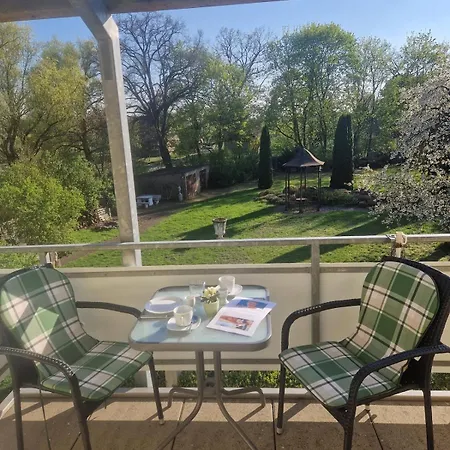 Landgräfin Im Herrenhaus Carolinenhof - Ruhe - Yoga Im Park Apartment Groß Plasten