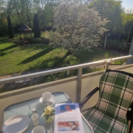 Landgräfin Im Herrenhaus Carolinenhof - Ruhe - Yoga Im Park Apartment Groß Plasten