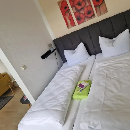 Landgräfin Im Herrenhaus Carolinenhof - Ruhe - Yoga Im Park Apartment