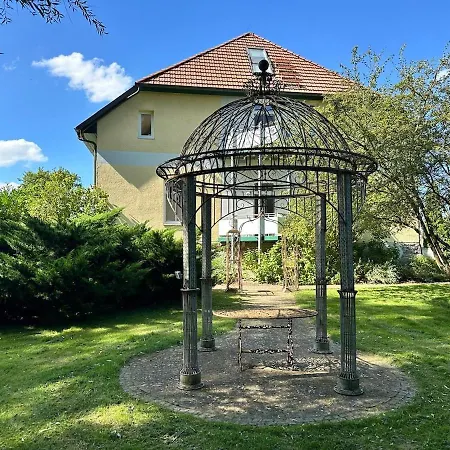 Landgräfin Im Herrenhaus Carolinenhof - Ruhe - Yoga Im Park Apartment *
