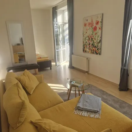 Apartment Landgräfin Im Herrenhaus Carolinenhof - Ruhe - Yoga Im Park Groß Plasten